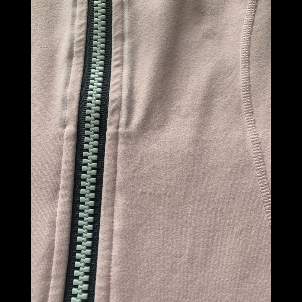 💕LULULEMON DEFINE JACKET-BUBBLEGUM PINK/BLACK ZIPPER-10💕 - Picture 4 of 8